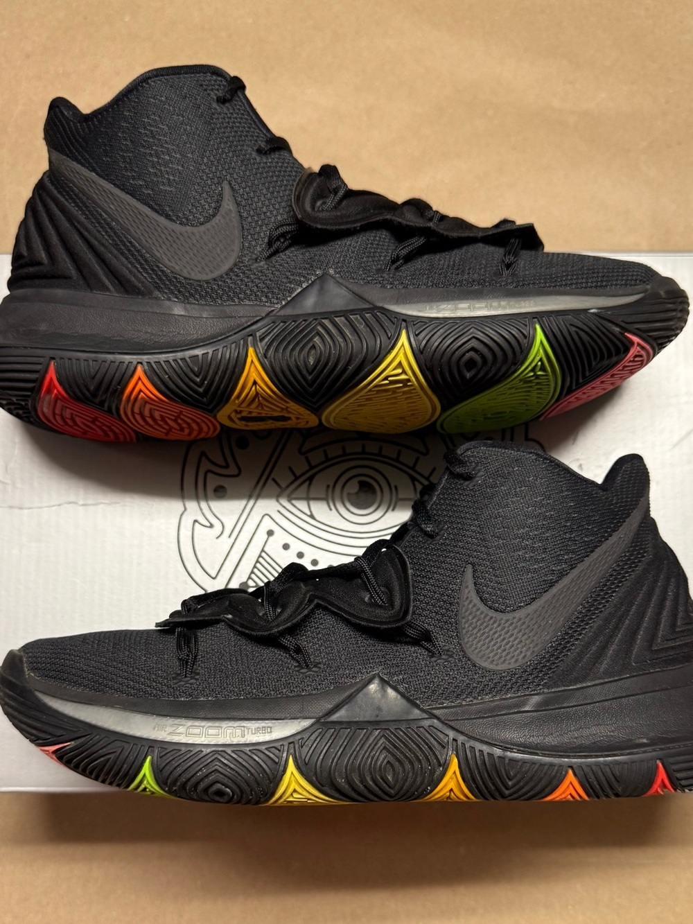 Nike Zoom Kyrie 5 Neon Sole Mens size 8 basketball shoes Rare!